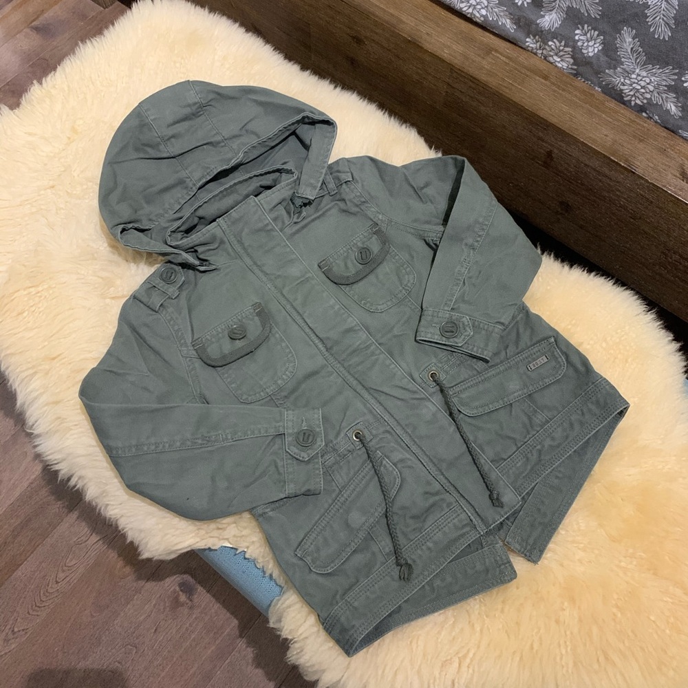 Bought in Japan! Roxy unisex army green jacket with pockets